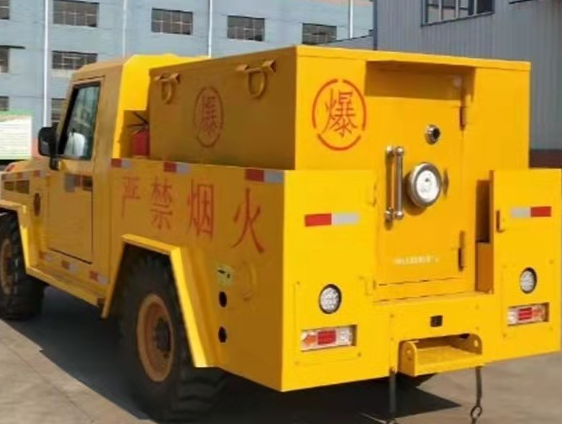 管城回族凯龙爆破器材运输车：保障爆破任务的安全运行
